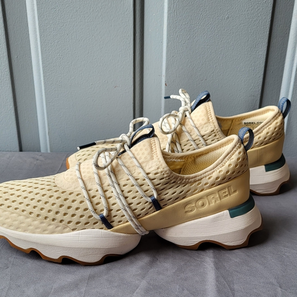 Womens SOREL Kinetic Impact Lace Sneakers Shoes Yellow Sz 10